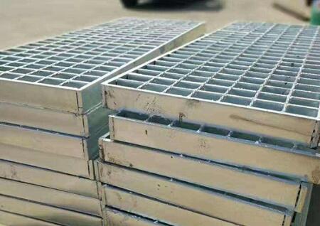 購買鋼格柵時(shí)，如何選擇鋼格柵廠家？